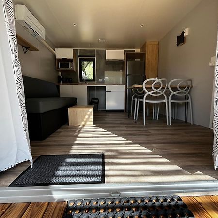 Camping Du Garlaban Aubagne Exteriör bild