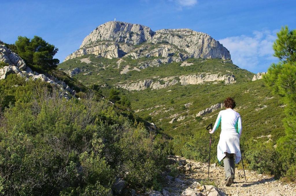 Camping Du Garlaban Aubagne Exteriör bild